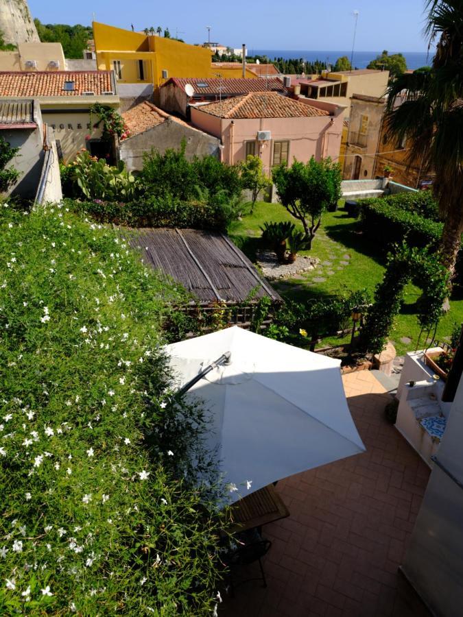 ミラッツォ L'Antico Borgo Bed & Breakfast エクステリア 写真