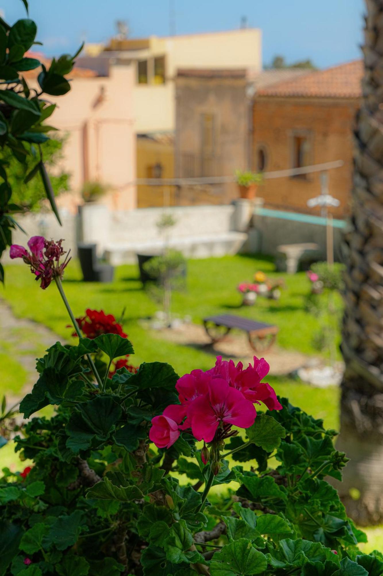ミラッツォ L'Antico Borgo Bed & Breakfast エクステリア 写真